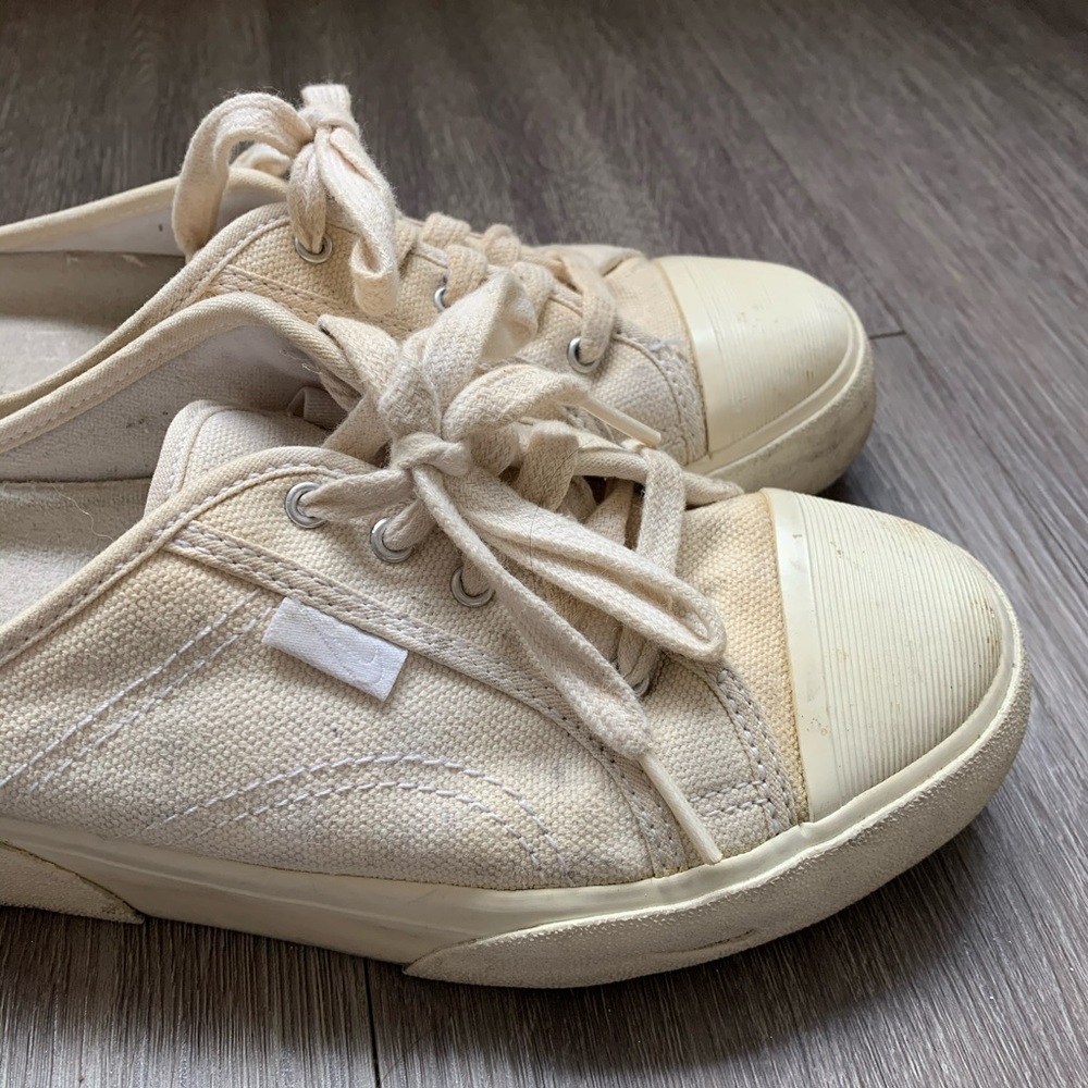Retro Nike Slide Sneaks